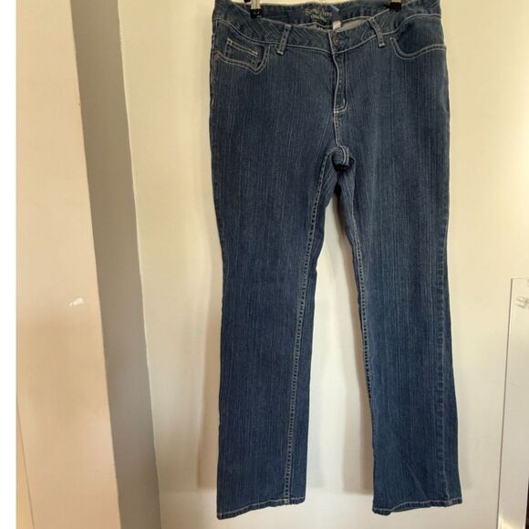 Vera Wang sz 14 Jeans Stretch Med wash Boot cut - Picture 1 of 4